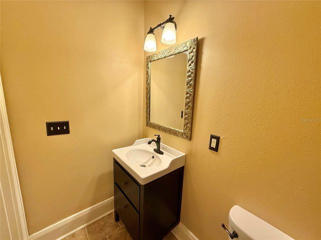 5406 N SUWANEE AVENUE, Tampa, FL 33604