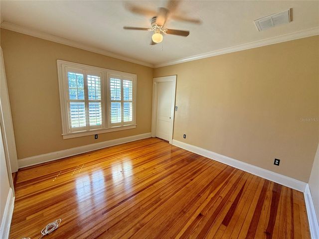 5406 N SUWANEE AVENUE, Tampa, FL 33604