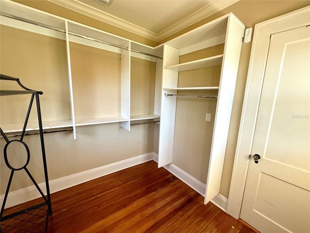 5406 N SUWANEE AVENUE, Tampa, FL 33604