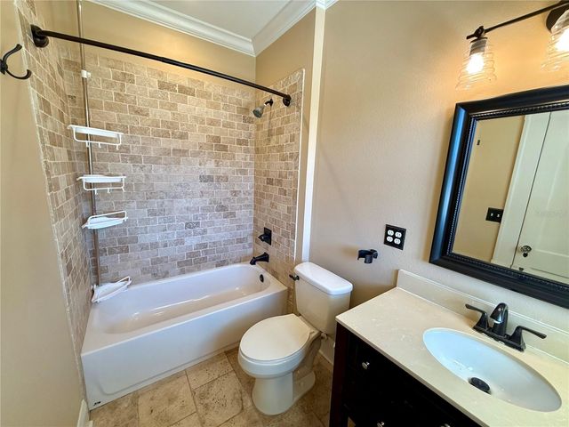 5406 N SUWANEE AVENUE, Tampa, FL 33604