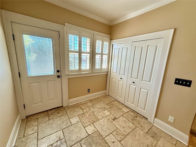 5406 N SUWANEE AVENUE, Tampa, FL 33604