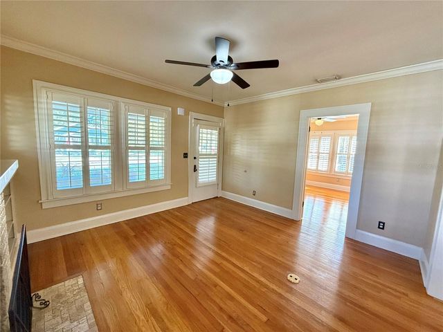 5406 N SUWANEE AVENUE, Tampa, FL 33604