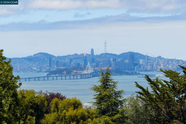 7-9 El Portal Ct, Berkeley, CA 94708