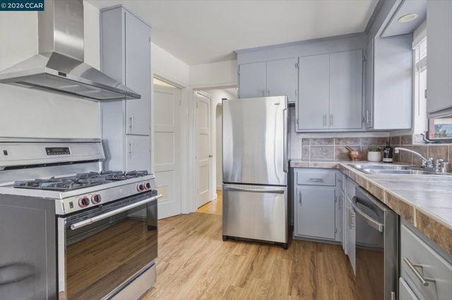 7-9 El Portal Ct, Berkeley, CA 94708