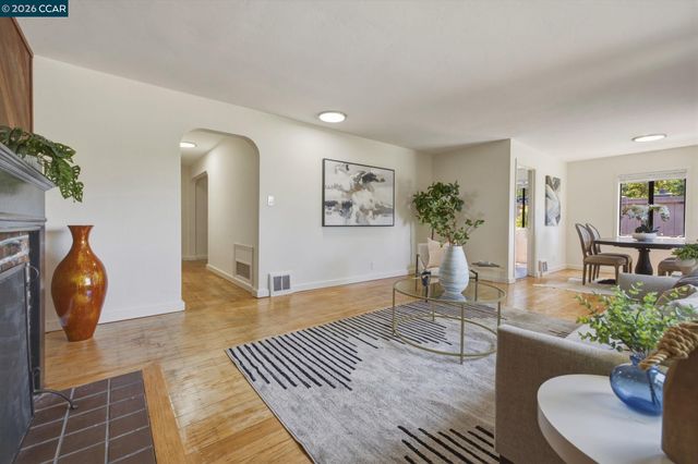 7-9 El Portal Ct, Berkeley, CA 94708