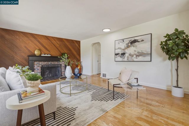 7-9 El Portal Ct, Berkeley, CA 94708
