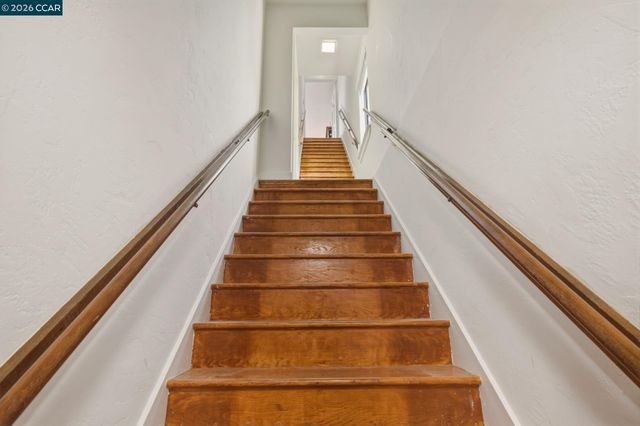 7-9 El Portal Ct, Berkeley, CA 94708