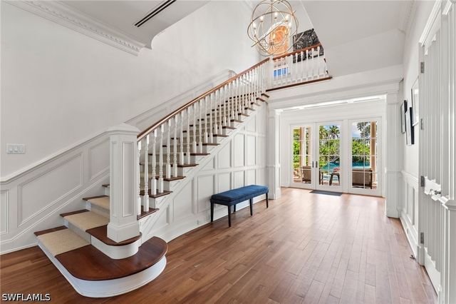 2325 Lantern LN, Naples, FL 34102