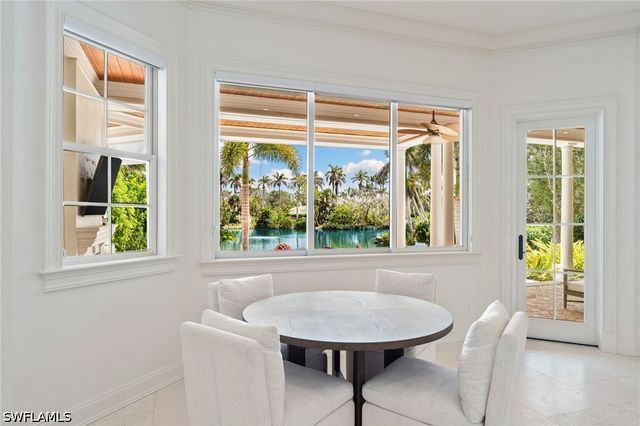 2325 Lantern LN, Naples, FL 34102