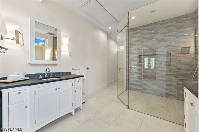 2325 Lantern LN, Naples, FL 34102