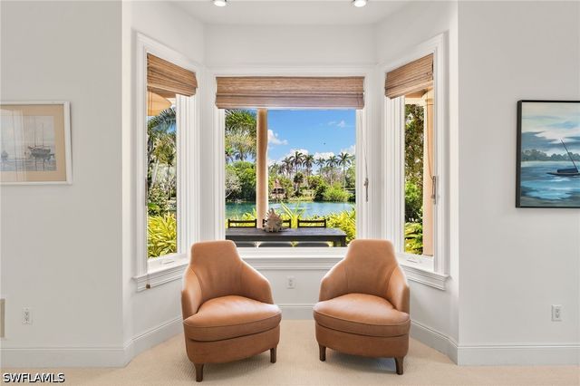 2325 Lantern LN, Naples, FL 34102