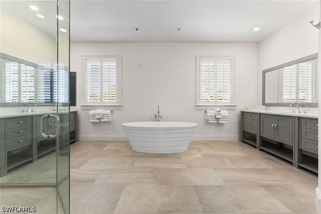 2325 Lantern LN, Naples, FL 34102