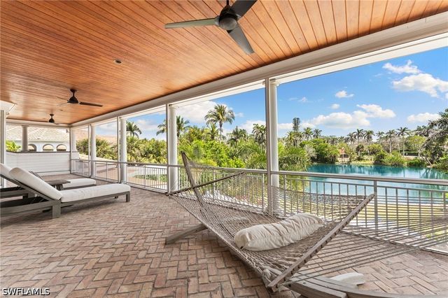 2325 Lantern LN, Naples, FL 34102