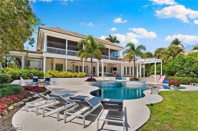 2325 Lantern LN, Naples, FL 34102