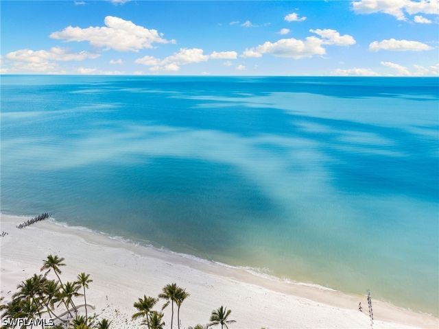 2325 Lantern LN, Naples, FL 34102