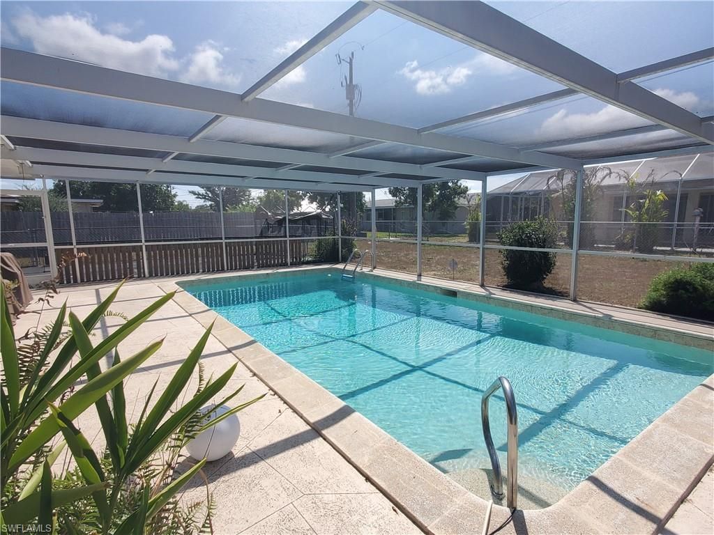 306 Hollywood ST, LEHIGH ACRES, FL 33936 — exterior