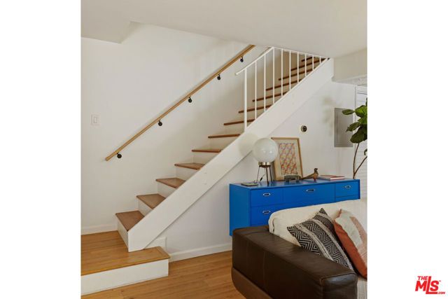 1910 Rodney Drive 9, Los Angeles, CA 90027