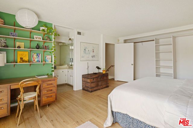 1910 Rodney Drive 9, Los Angeles, CA 90027