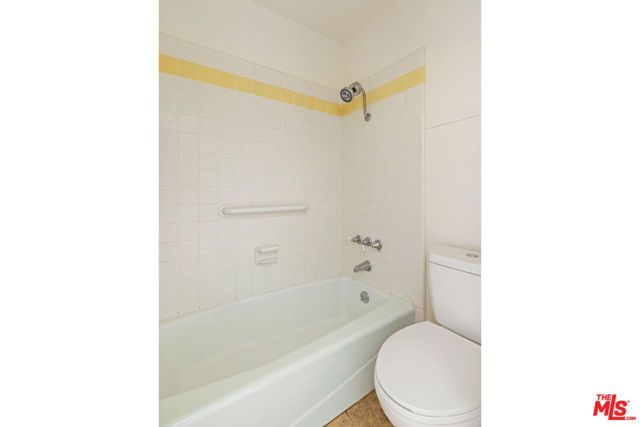 1910 Rodney Drive 9, Los Angeles, CA 90027