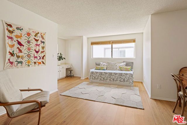 1910 Rodney Drive 9, Los Angeles, CA 90027