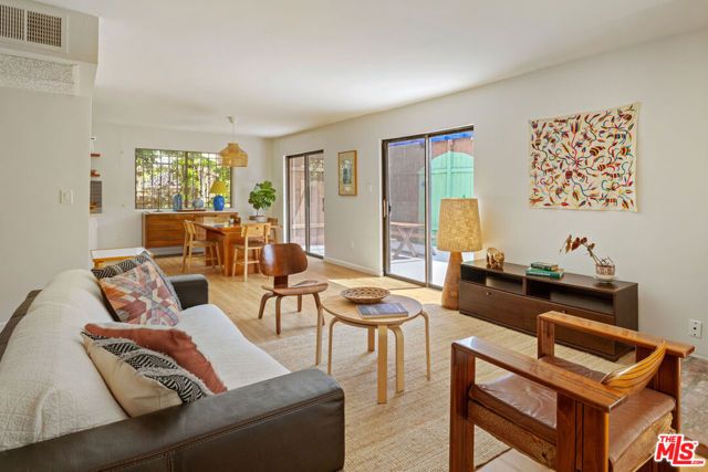 1910 Rodney Drive 9, Los Angeles, CA 90027
