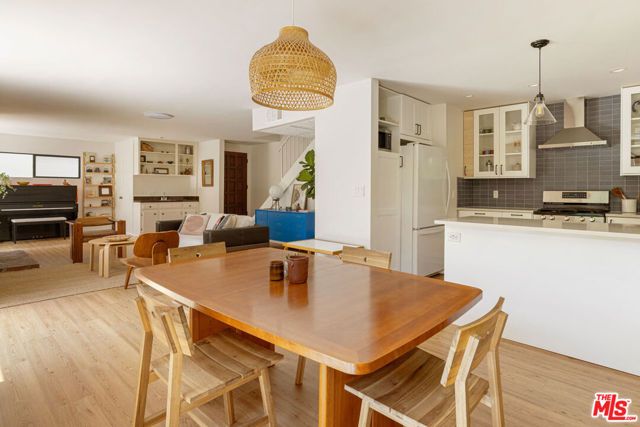 1910 Rodney Drive 9, Los Angeles, CA 90027