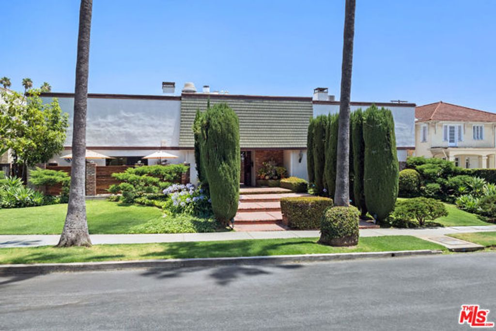 1910 Rodney Drive 9, Los Angeles, CA 90027