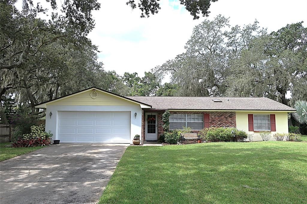 440 LAURA LANE, Mount Dora, FL 32757
