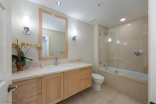 410 Bayfront PL 2405, Naples, FL 34102