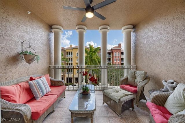 410 Bayfront PL 2405, Naples, FL 34102