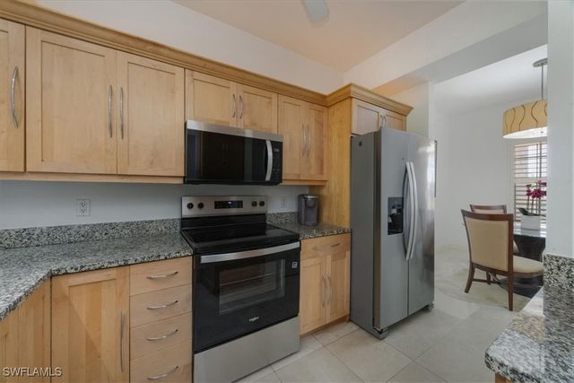 410 Bayfront PL 2405, Naples, FL 34102