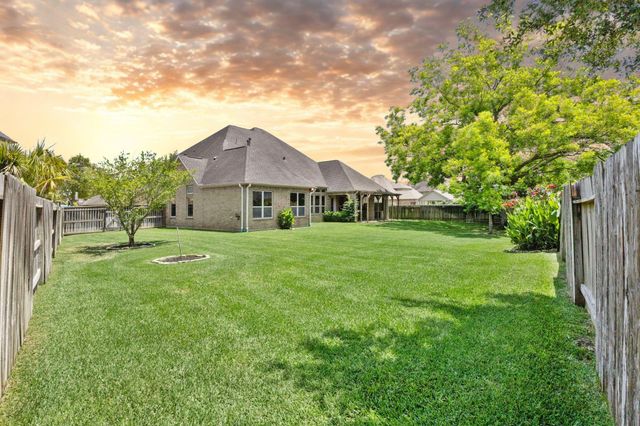 32210 Waterford Crest Lane, Fulshear, TX 77441