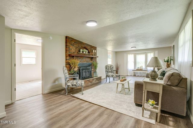 146 Ollie Collins Road, Elizabethton, TN 37643