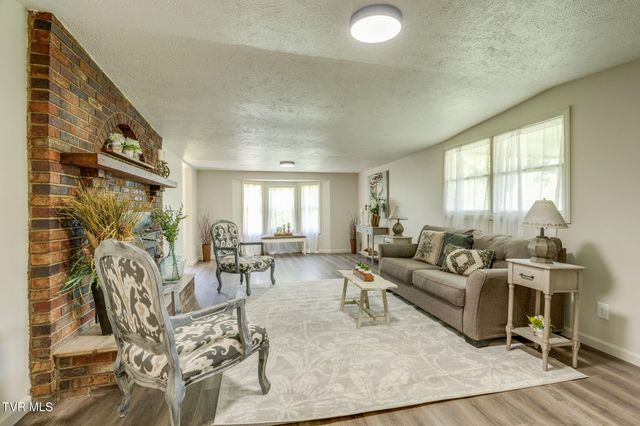 146 Ollie Collins Road, Elizabethton, TN 37643