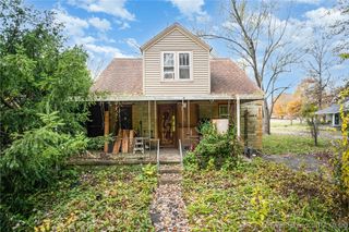 628 W Utica Street, Sellersburg, IN 47172