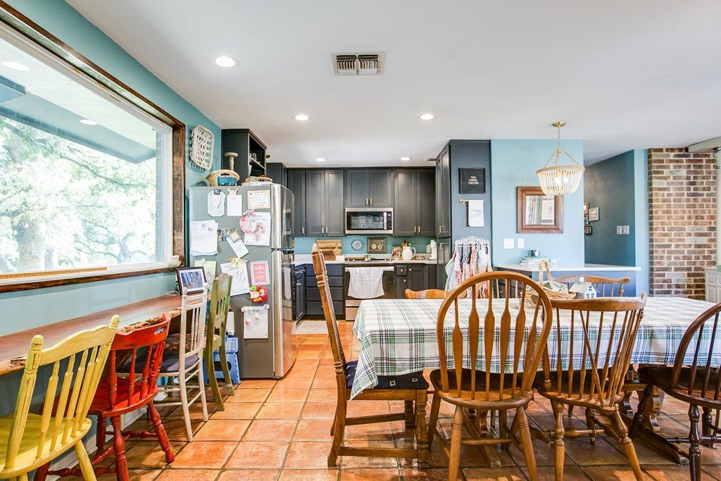 Image 14 of property listing at 9250 N Valley Dr, San Angelo, TX 76905