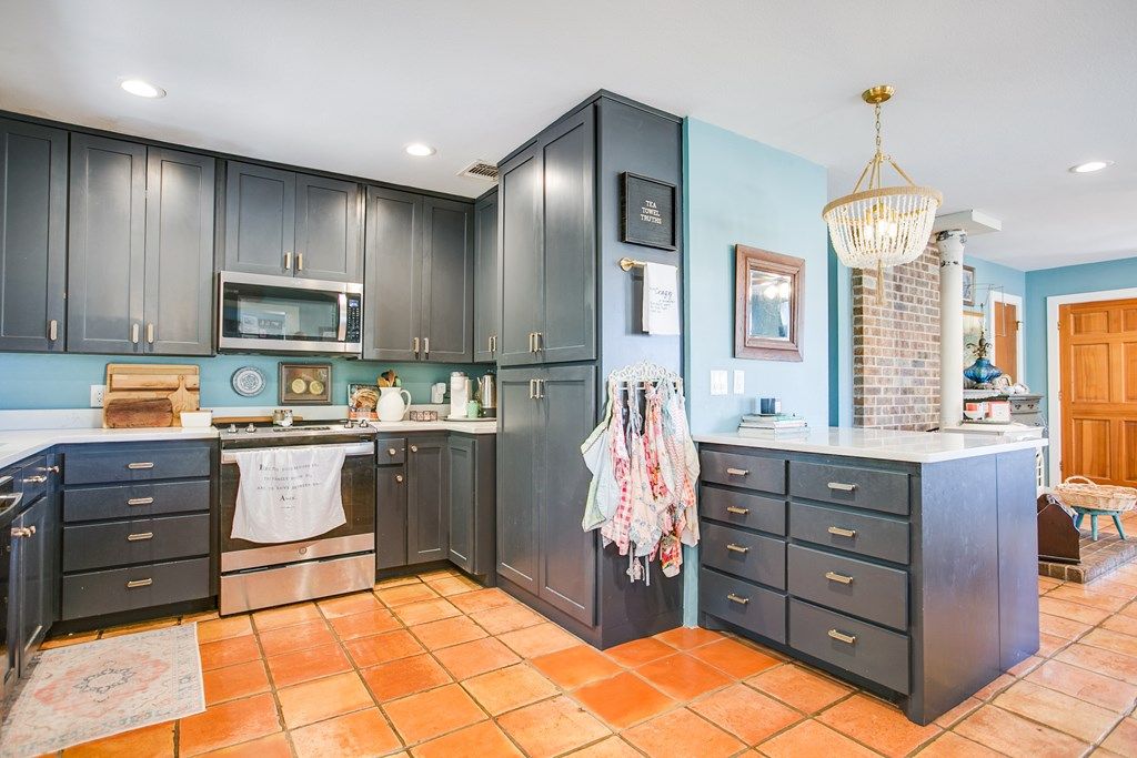 Image 15 of property listing at 9250 N Valley Dr, San Angelo, TX 76905