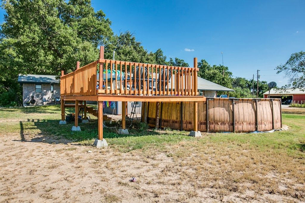 Image 6 of property listing at 9250 N Valley Dr, San Angelo, TX 76905
