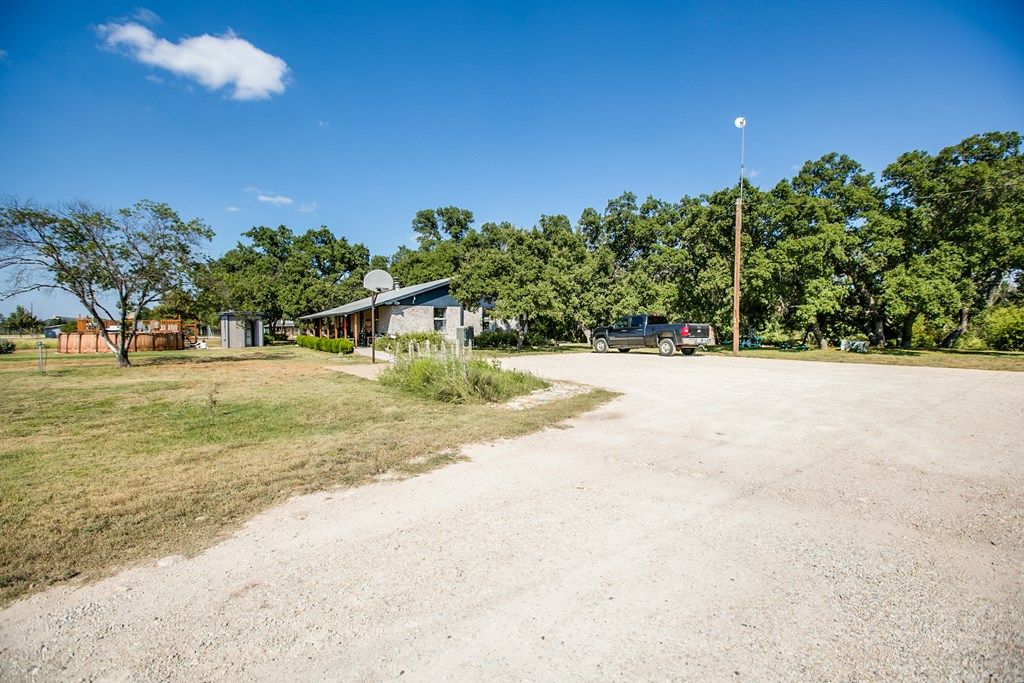 Image 8 of property listing at 9250 N Valley Dr, San Angelo, TX 76905
