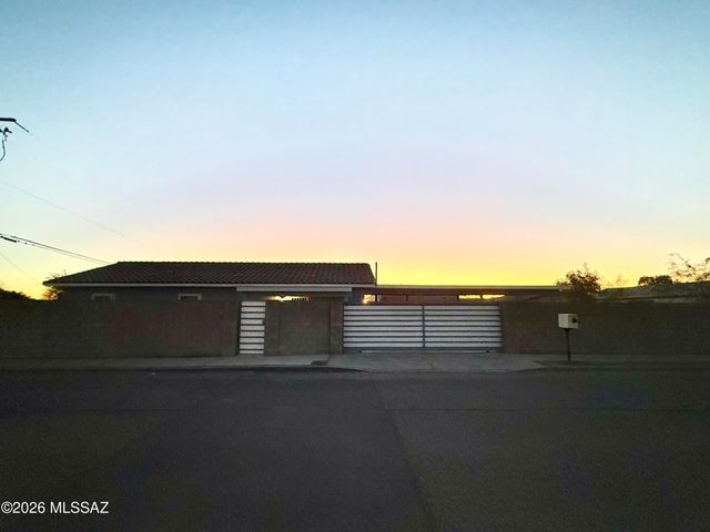 5772 S Vine Avenue, Tucson, AZ 85706