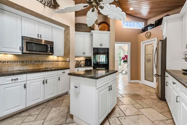 5328 E Leitner Dr, Coral Springs, FL 33067