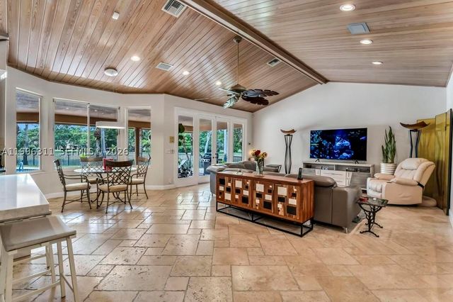 5328 E Leitner Dr, Coral Springs, FL 33067