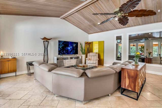 5328 E Leitner Dr, Coral Springs, FL 33067