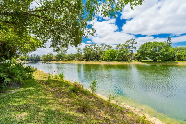 5328 E Leitner Dr, Coral Springs, FL 33067