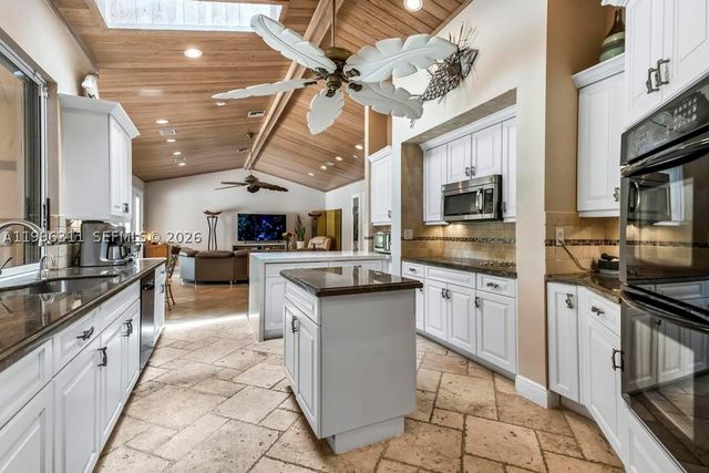 5328 E Leitner Dr, Coral Springs, FL 33067