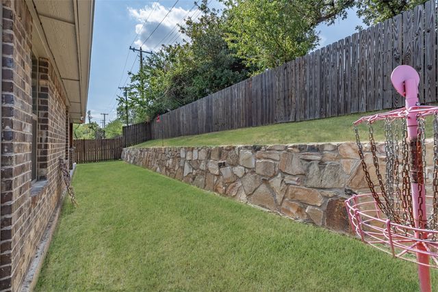 3919 Rose Hill Court, Denison, TX 75020