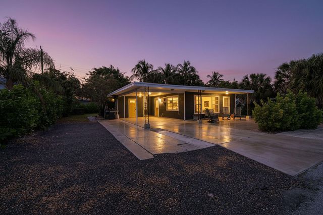 1881 Kathy Lane, North Palm Beach, FL 33408