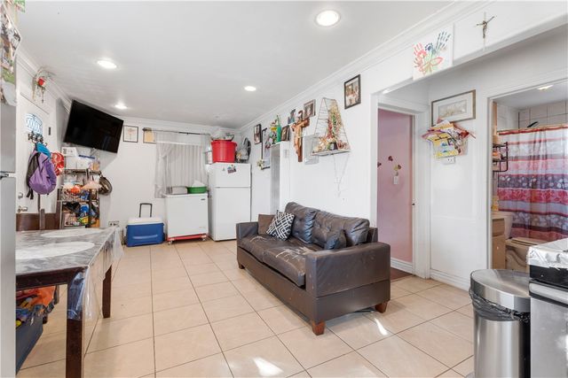 9201 S Central, Los Angeles, CA 90002