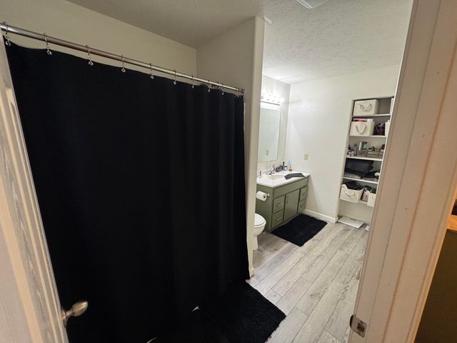 700 Robin Road Road, Mountain Grove, MO 65711