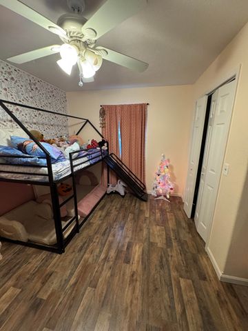 700 Robin Road Road, Mountain Grove, MO 65711